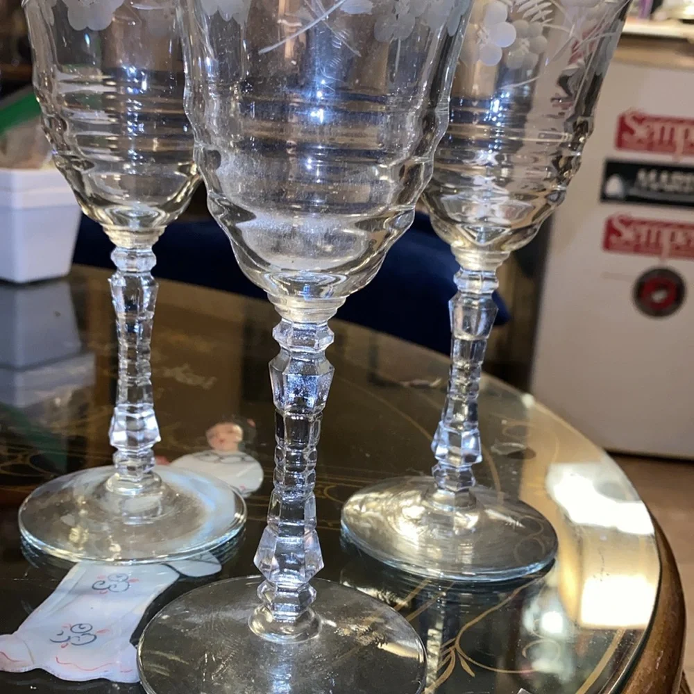 1950’s Libbey Rock Sharpe Etched Crystal Wine/Water Glass Set of 3 - Picture 3 of 4